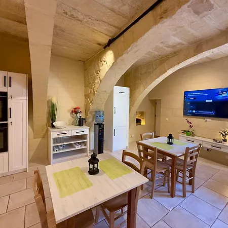 Ta' Matmura Boutique 4* Għarb