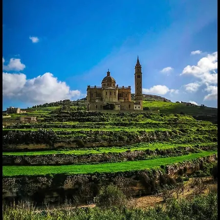 Ta' Matmura Bed & Breakfast 3*